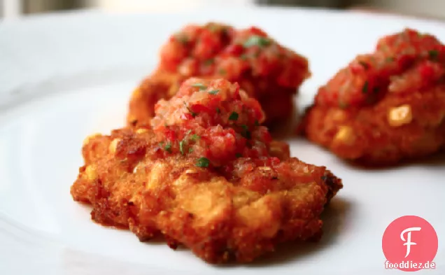 Jalapeno Corn Fritters mit Paprika Ananas Relish