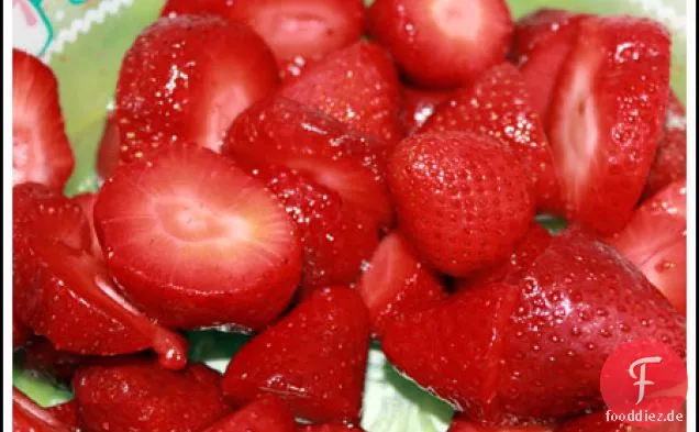 Erdbeer-Shortcake mit Sauerrahm-Keksen