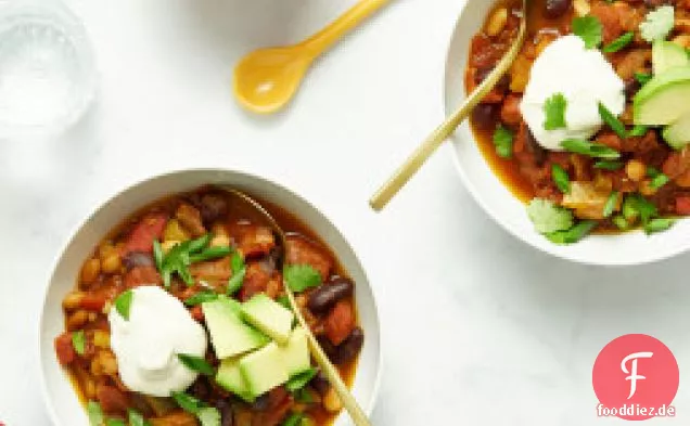 Mein Lieblings-veganer Chili mit hausgemachter Sauerrahm