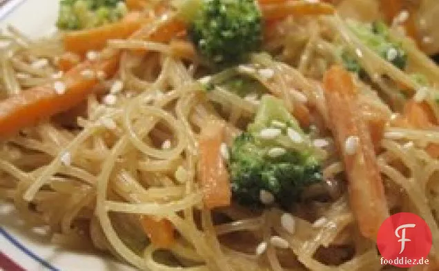 Heiße Erdnusssauce