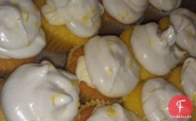 Mit Zitrone gefüllte Cupcakes