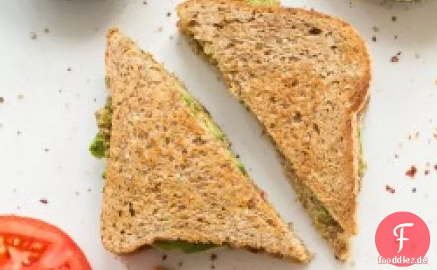 Ultimatives 4-lagiges veganes Sandwich