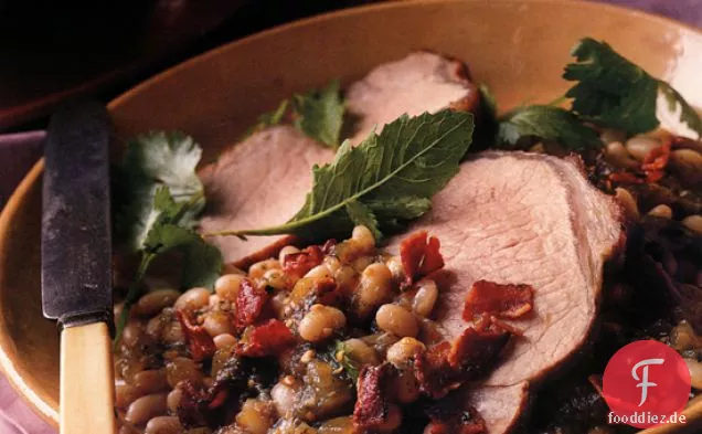 Tomatillo-geschmorte Schweinelende Mit Weißen Bohnen Und Speck