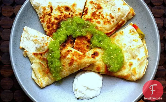 Tomatilla Salsa - [salsa Verde Cruda]