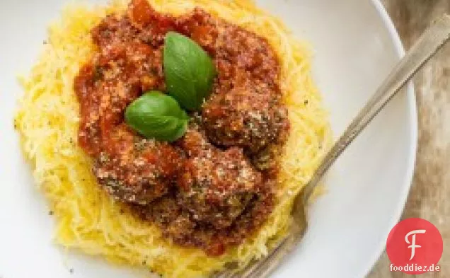 Italienische Bohnenbällchen und Spaghetti-Squash-Nudeln