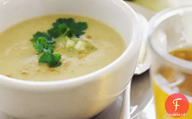 Gekühlte Buttermilch-Tomatillo-Suppe