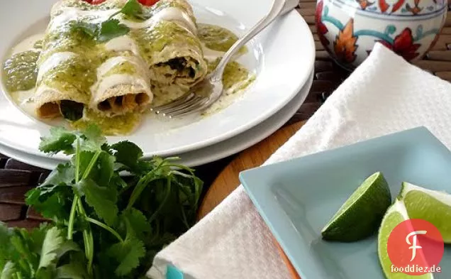 Huhn, Schwarze Bohnen Und Spinat Enchiladas