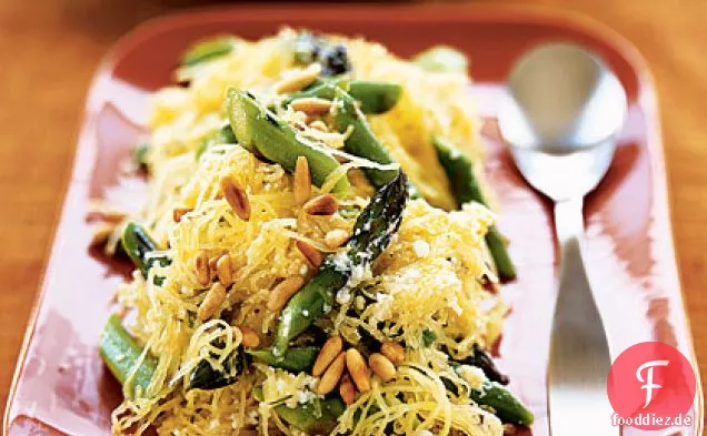 Cremiger Spaghetti Squash mit Spargel und Rosmarin