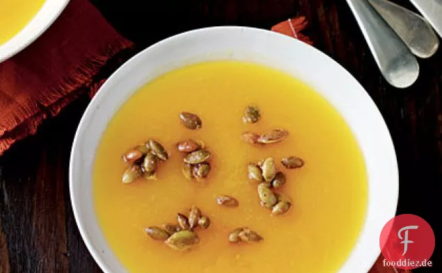 Butternut Squash Suppe mit gewürzten Samen