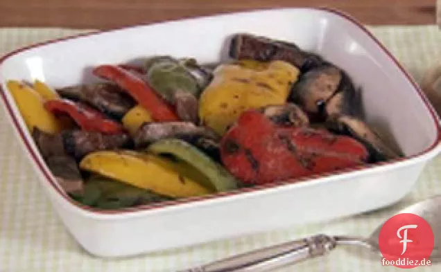 Gegrillter dreifarbiger Pfeffer & Pilzsalat