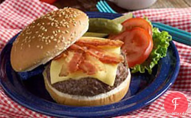 Klassische Speck Cheeseburger