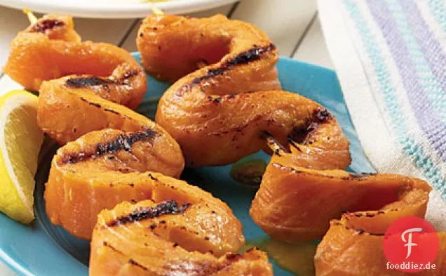 Gegrillte Lachsspieße