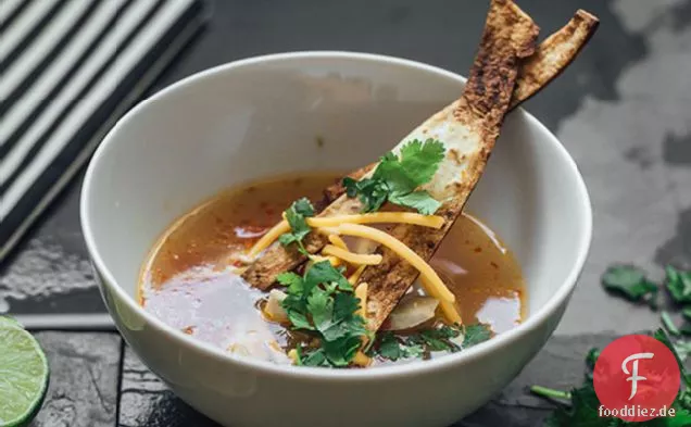 Hühner-Tortilla-Limettensuppe