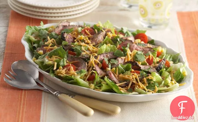 Steaksalat mit Mais & Tomaten
