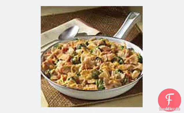 Cheesy Chicken-Pasta-Pfanne