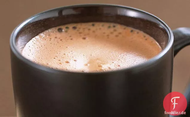 Gewürzte heiße Schokolade Becher