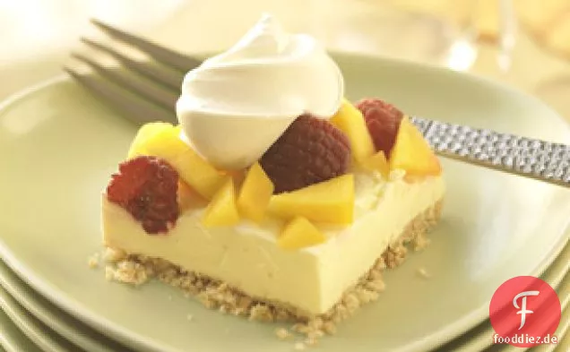 Mango-, Beeren- und Zitronenmousse-Dessert