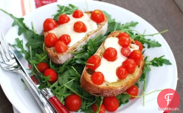 Tomaten Und Fontina-Bruschetta