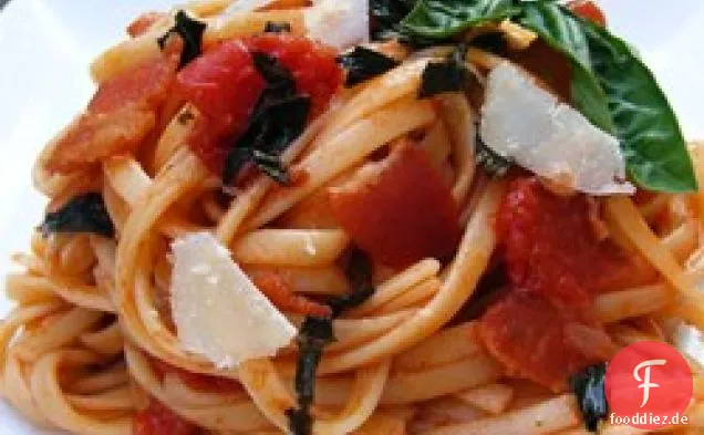 Gepfefferter Speck und Tomaten-Linguine