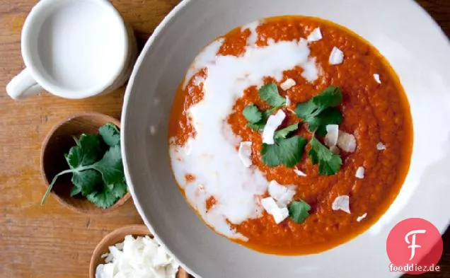 Tomatensuppe mit Chili, Ingwer & Kokosnuss