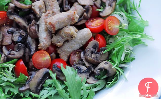 Würstchen, Pilze Und Tomaten