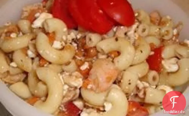 Pikanter Feta-Garnelen-Sommer-Nudelsalat