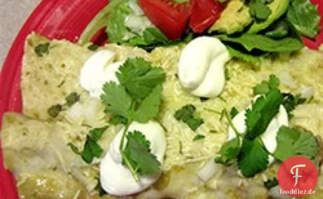 HERDEZ® Truthahn und Zucchini Enchiladas mit Tomatillo Verde Sauce