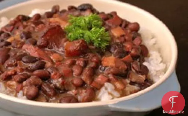 Feijoada (brasilianischer Eintopf mit schwarzen Bohnen)