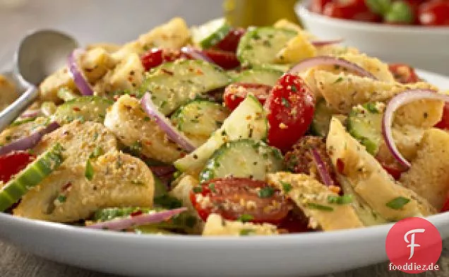 Parmesan-Panzanella-Salat