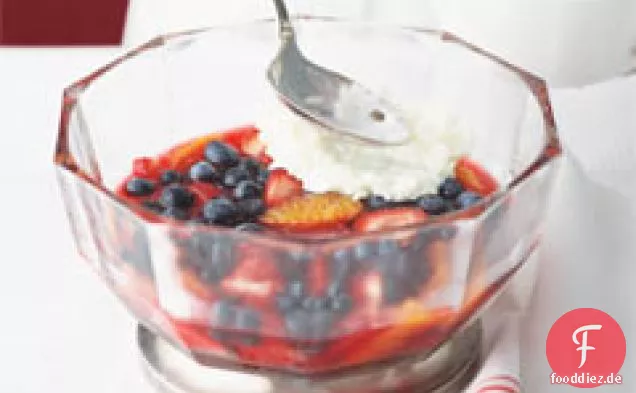 Cremiger Milchreis und Frucht geschichtetes Dessert