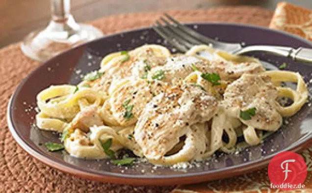 Fettuccine Alfredo mit Huhn