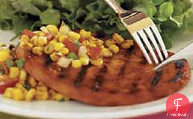 Gegrilltes Schinkensteak mit geröstetem Mais-Relish