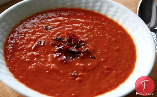 Süß Und rauchig geröstete Tomatensuppe