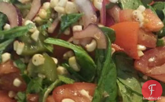 Gerösteter Mais und Erbstück Tomatensalat