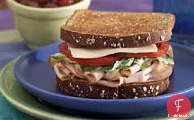 Gerösteter Truthahn Caesar Sandwich