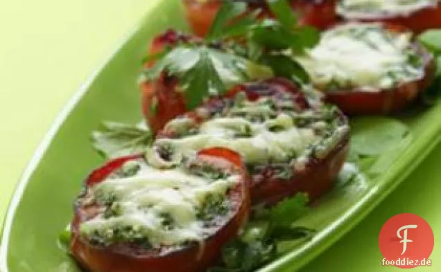 Pfanne gebratene Tomaten Mit Geschmolzenem Gruyere