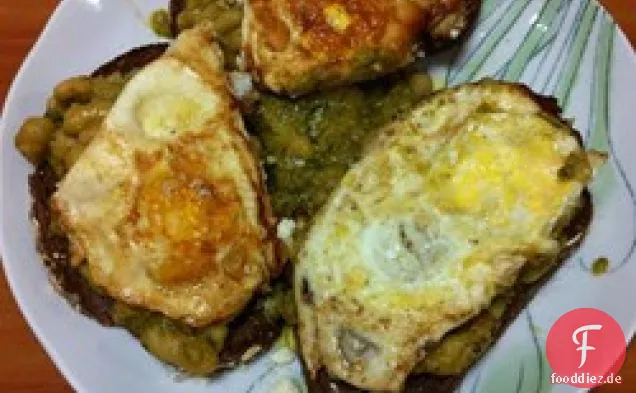 Frühstück mit weißen Bohnen