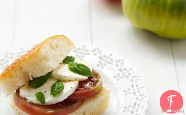 Erbstück Tomaten Caprese Sandwiches