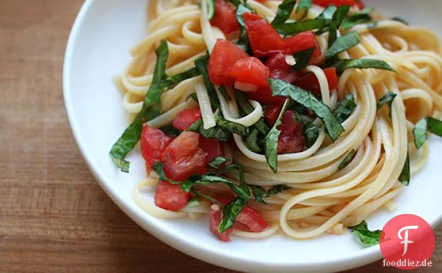Tomaten-Wasser-Nudeln