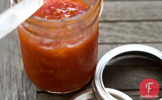 Würzige Tomaten-Pfirsich-Marmelade