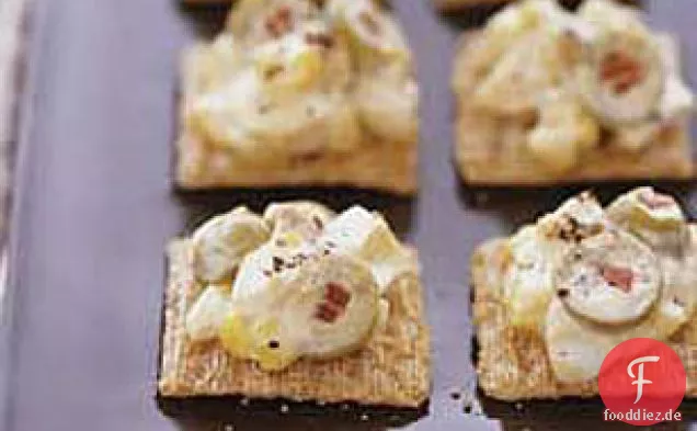 Spritziger Oliven-Ei-Salat