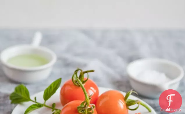 Quinoa, Tomaten und Minze Salat Rezept