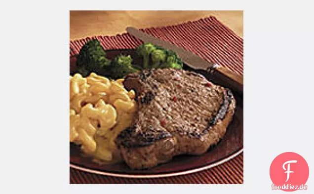 Marinierte Dijon Schweinekoteletts mit Mac & Käse Abendessen