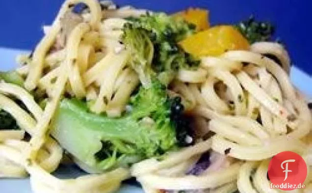 Linguini mit Brokkoli und Paprika