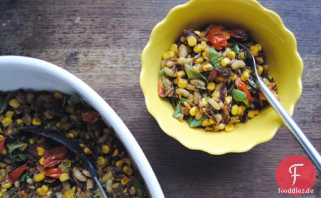 Succotash mit Wildreis und Tomaten