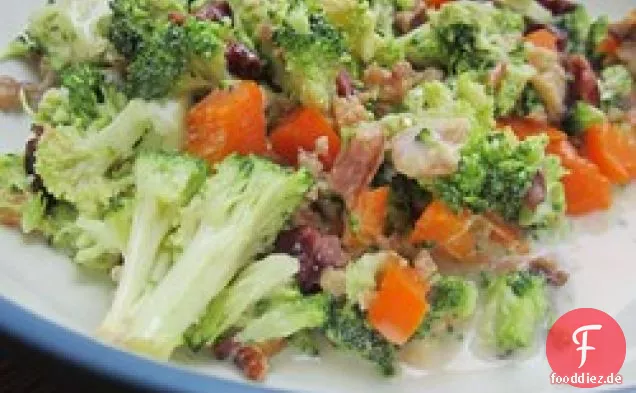 Süßer und würziger Brokkolisalat
