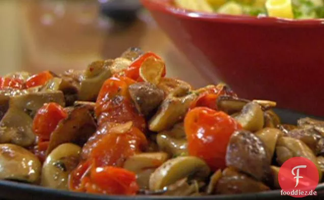 Warmer Wildpilz und geröstete Tomaten