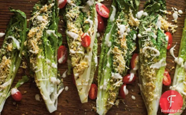 Knuspriger gegrillter Caesar Salat