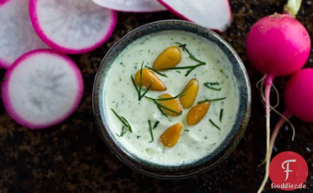 Feta Dip mit Wassermelone Radieschen