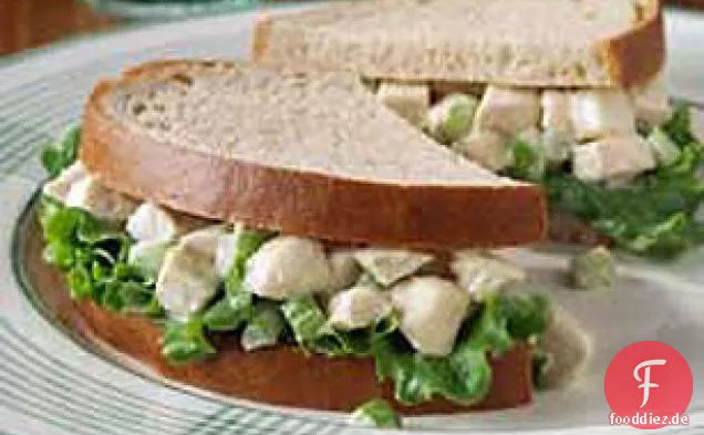 Dijon-Huhn-Salat-Sandwich